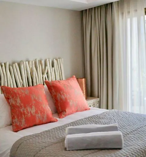 Luxury Apartment In La Isla, Puerto Banus Marbella Spanien