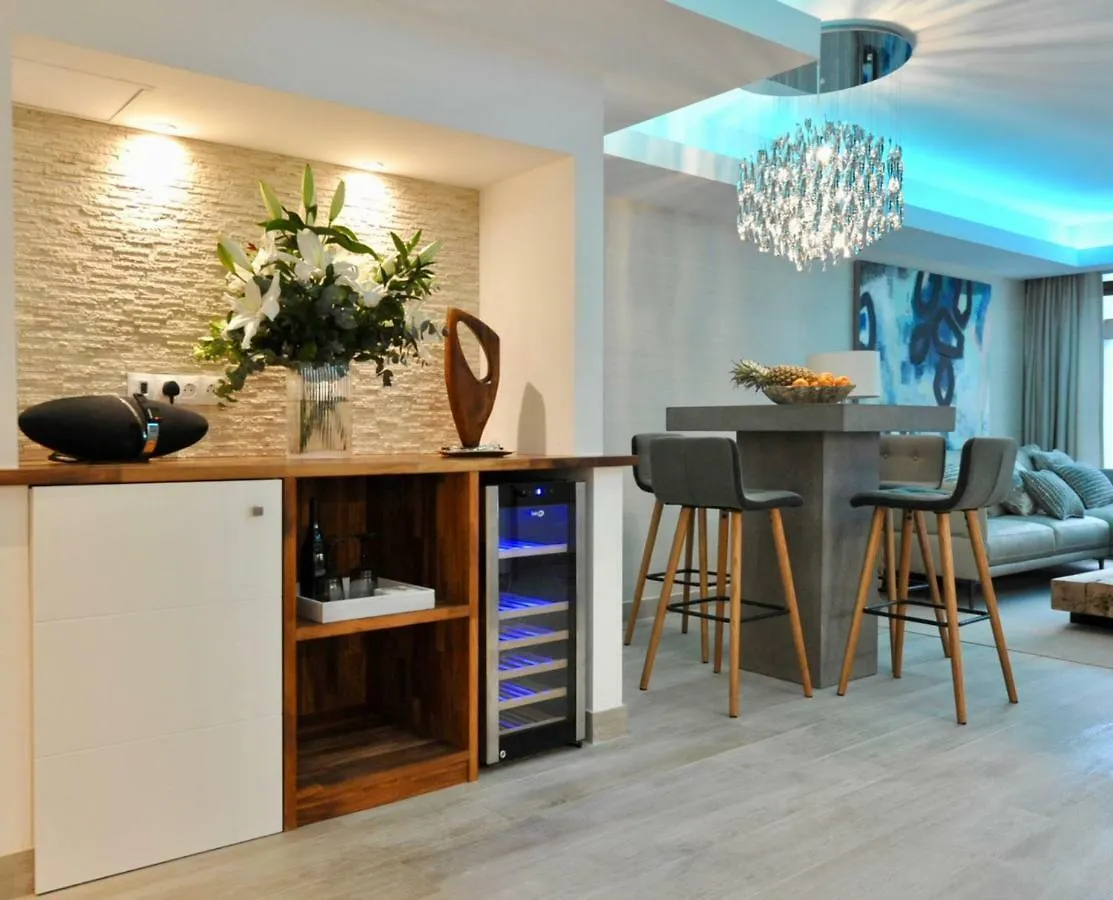 Luxury Apartment In La Isla, Puerto Banus Marbella
