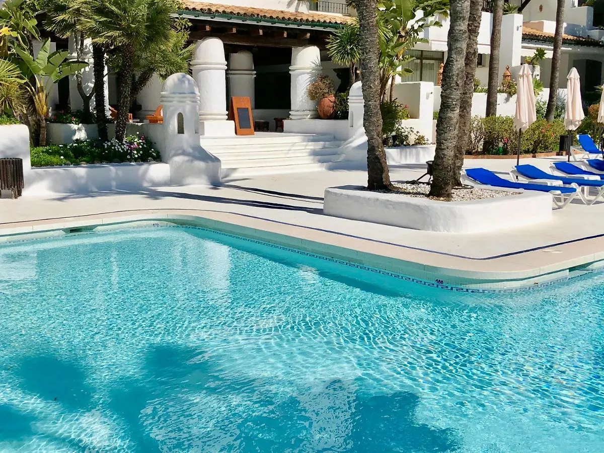 Luxury Apartment In La Isla, Puerto Banus Marbella