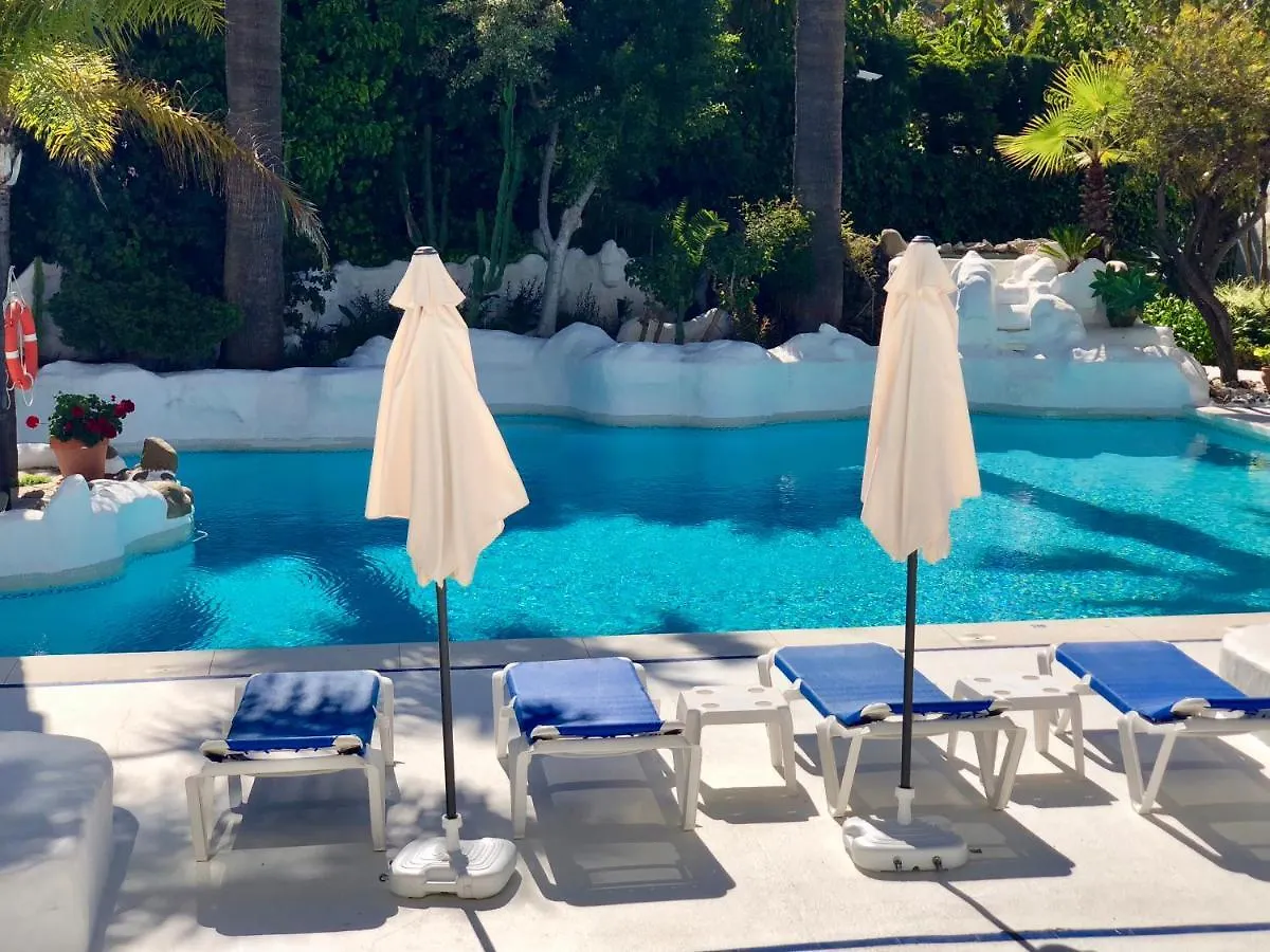 Luxury Apartment In La Isla, Puerto Banus Marbella